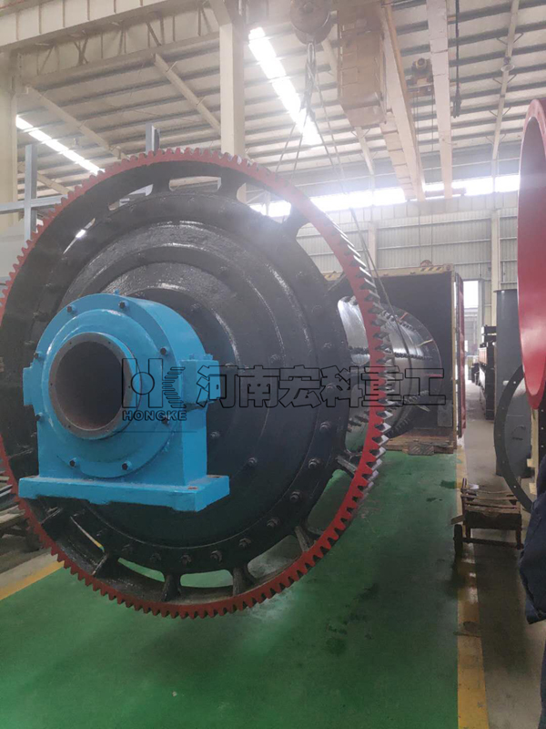 科索沃1.5米&times;4.5米的白灰球磨機